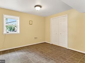 406 Woodgrove Court, Herndon VA 20170