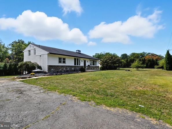 151 Dolington Road, Yardley PA 19067