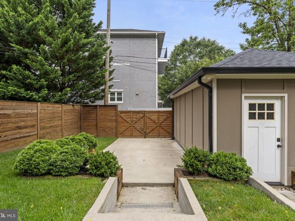 5702 16TH Street NW, Washington DC 20011