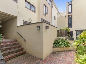 1 Alder Court, Philadelphia PA 19147