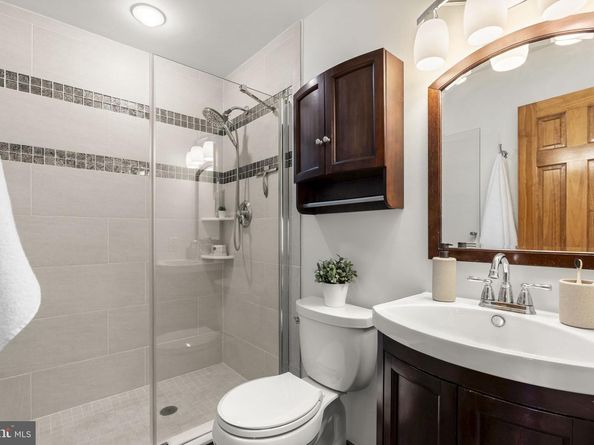 1 Alder Court, Philadelphia PA 19147