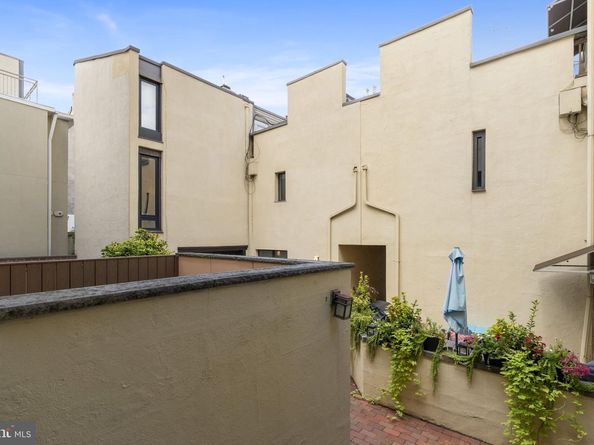 1 Alder Court, Philadelphia PA 19147