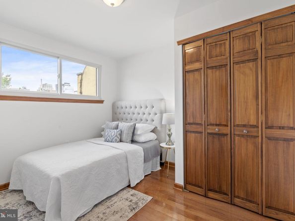 1 Alder Court, Philadelphia PA 19147