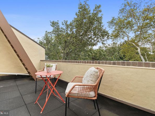 1 Alder Court, Philadelphia PA 19147