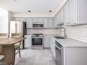 102 Waverly Lane 4, New Hope PA 18938