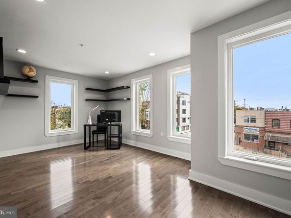 2000 E Moyamensing Avenue, Philadelphia PA 19148