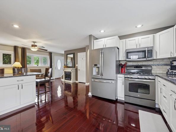 2329 Armstrong Avenue, Holmes PA 19043