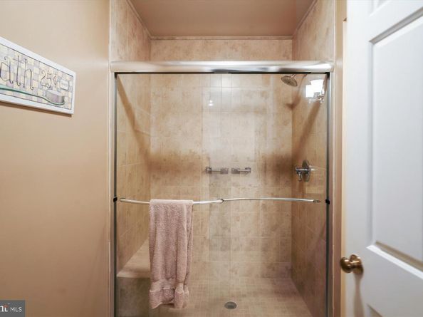 3922 N Glebe Road, Arlington VA 22207