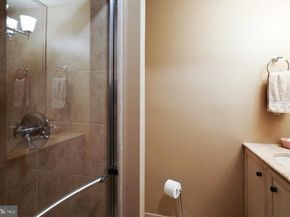3922 N Glebe Road, Arlington VA 22207