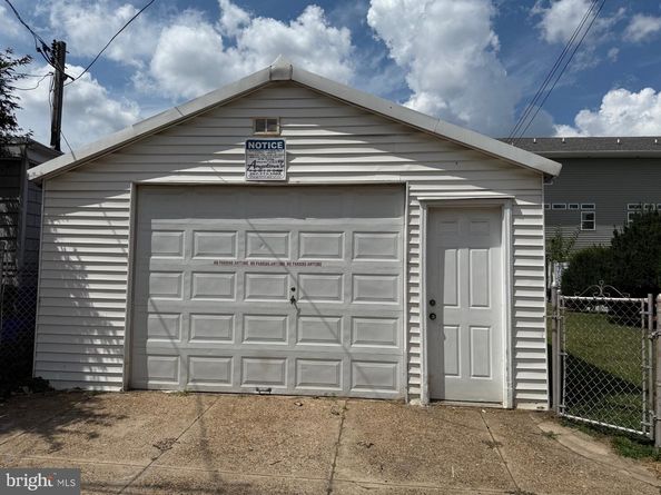 4631 Salmon Street, Philadelphia PA 19137
