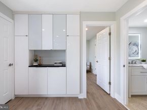 8000 Le Havre Place 21/16, Falls Church VA 22042