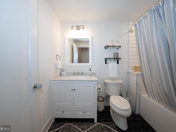 724 N 19TH Street 1, Philadelphia PA 19130
