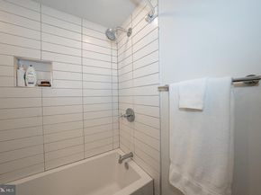 724 N 19TH Street 1, Philadelphia PA 19130