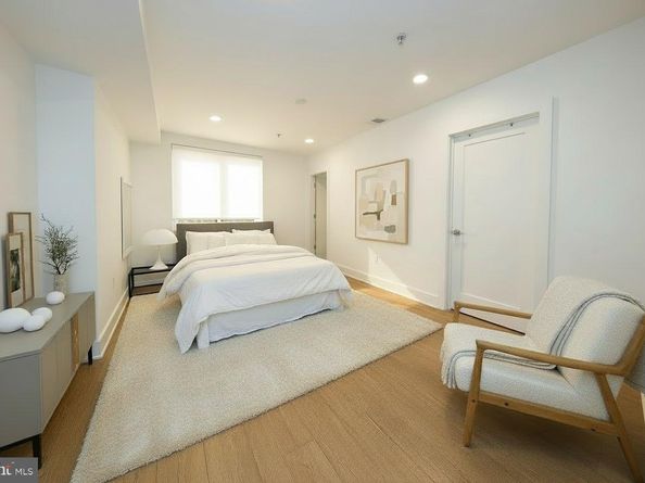 724 N 19TH Street 1, Philadelphia PA 19130