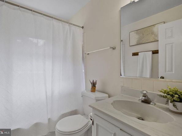 3050 S Buchanan Street S A2, Arlington VA 22206