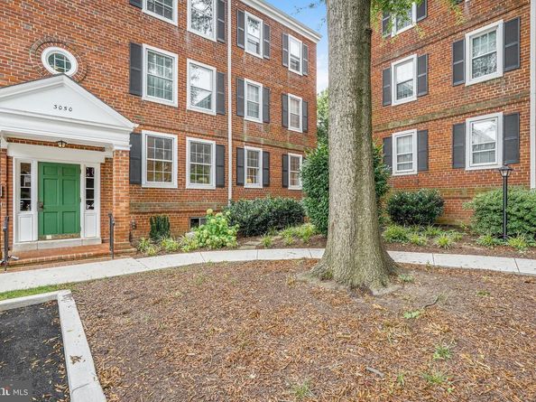 3050 S Buchanan Street S A2, Arlington VA 22206