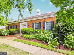 3050 S Buchanan Street S A2, Arlington VA 22206