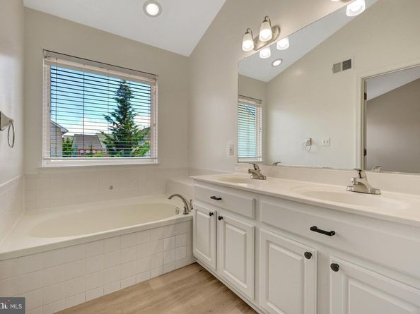 2505 James Madison Circle, Herndon VA 20171
