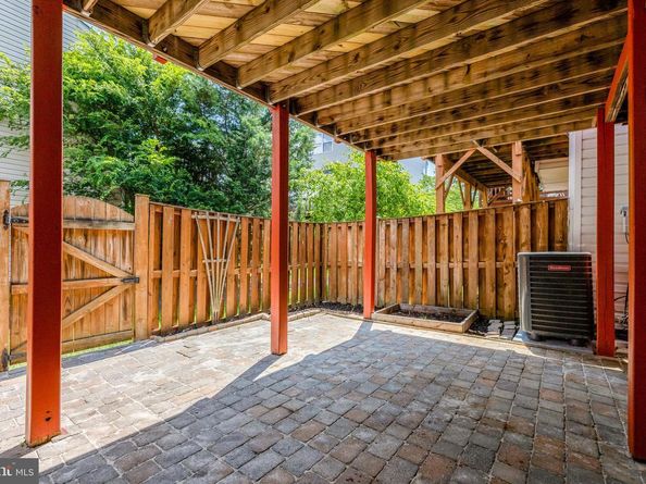 2505 James Madison Circle, Herndon VA 20171
