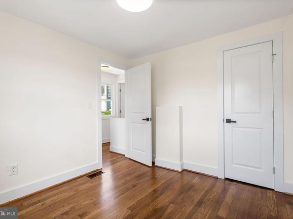 3625 S Four Mile Run Drive, Arlington VA 22206