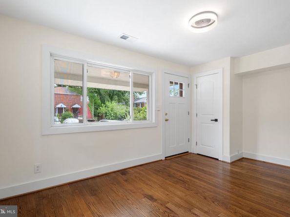 3625 S Four Mile Run Drive, Arlington VA 22206