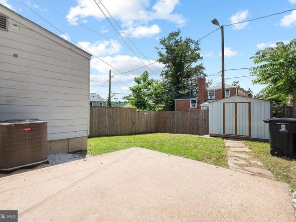 3625 S Four Mile Run Drive, Arlington VA 22206