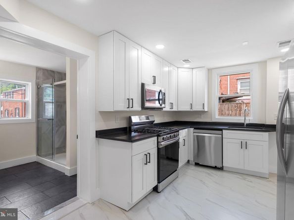 3625 S Four Mile Run Drive, Arlington VA 22206