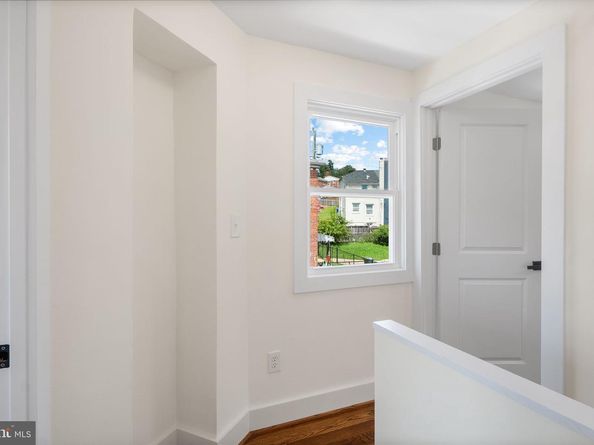 3625 S Four Mile Run Drive, Arlington VA 22206