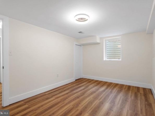 3625 S Four Mile Run Drive, Arlington VA 22206