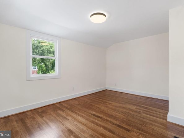 3625 S Four Mile Run Drive, Arlington VA 22206