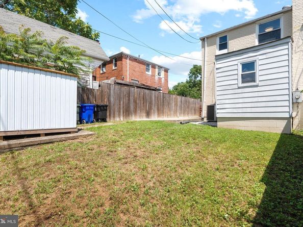 3625 S Four Mile Run Drive, Arlington VA 22206