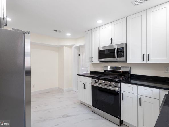 3625 S Four Mile Run Drive, Arlington VA 22206
