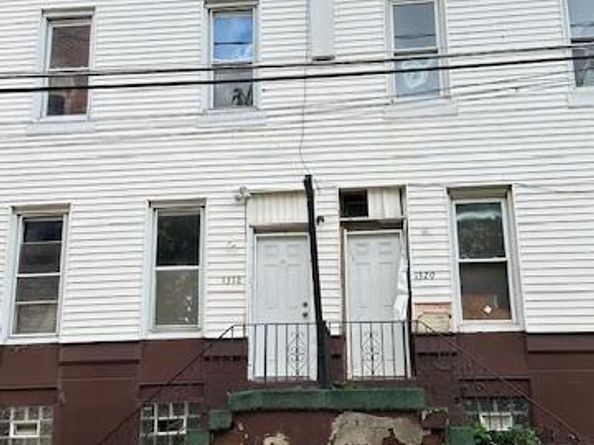 1318 W Cumberland Street, Philadelphia PA 19132