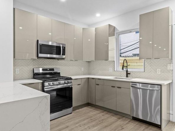 2139 Sears Street, Philadelphia PA 19146