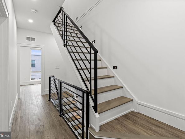 2139 Sears Street, Philadelphia PA 19146