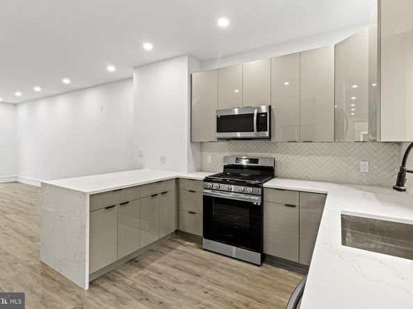 2139 Sears Street, Philadelphia PA 19146