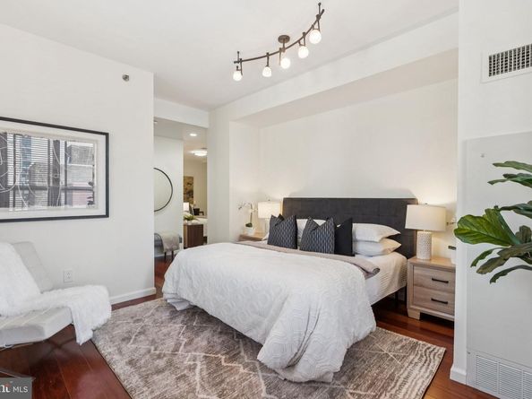 1425 Locust Street 11E, Philadelphia PA 19102