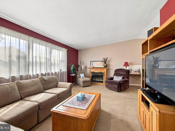 9854 Cowden Street, Philadelphia PA 19115