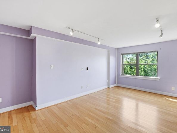212 Oakwood Street SE 315, Washington DC 20032