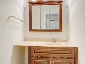 8517 Electric Ave, Vienna VA 22182