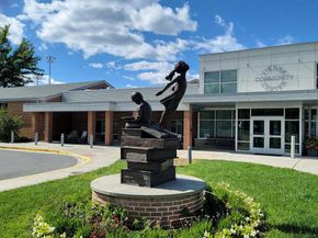 8517 Electric Ave, Vienna VA 22182