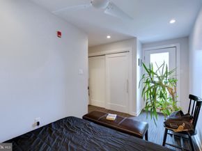 1637 Carpenter Street, Philadelphia PA 19146