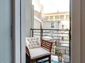 1637 Carpenter Street, Philadelphia PA 19146