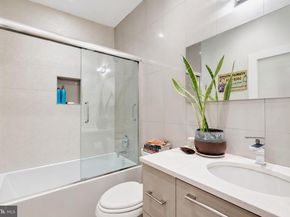1637 Carpenter Street, Philadelphia PA 19146