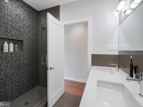 1637 Carpenter Street, Philadelphia PA 19146