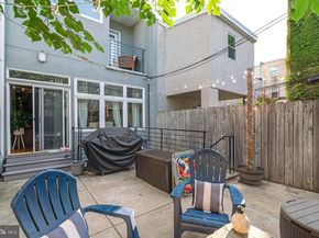 1637 Carpenter Street, Philadelphia PA 19146