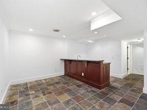 1337 Kingston Avenue, Alexandria VA 22302