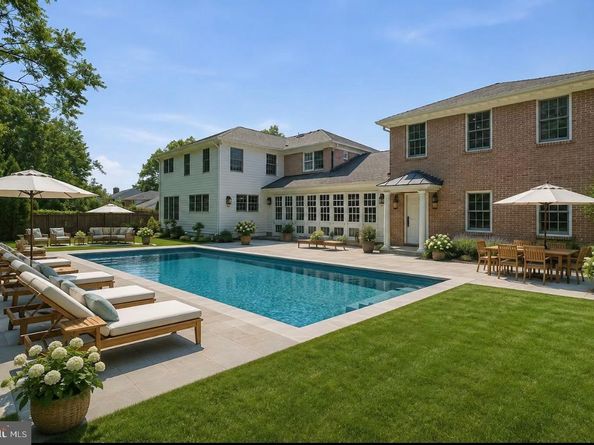 1337 Kingston Avenue, Alexandria VA 22302