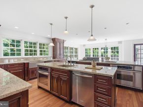 1337 Kingston Avenue, Alexandria VA 22302