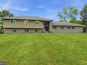 33 Woodhill Road, Newtown PA 18940